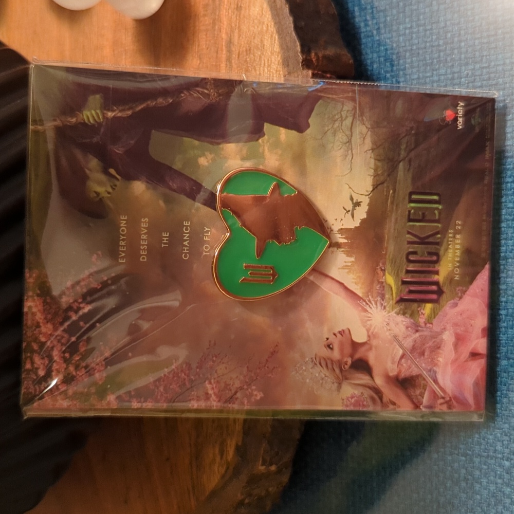 Wicked Musical Enamel Pins - Pink & Green - Picture 5 of 5
